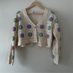 SO Floral Crochet Cropped Cardigan Sweater Cream floral Granny Square XS